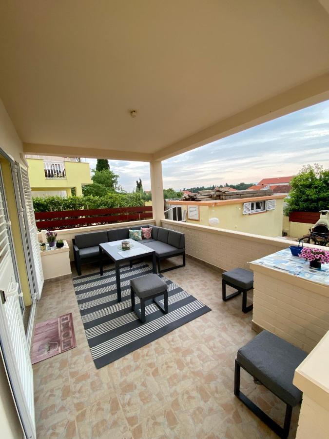 Lumar Holidays And Apartments Preko Ngoại thất bức ảnh
