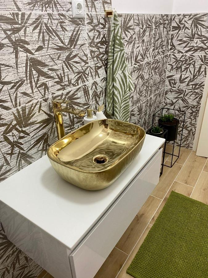 Lumar Holidays And Apartments Preko Ngoại thất bức ảnh