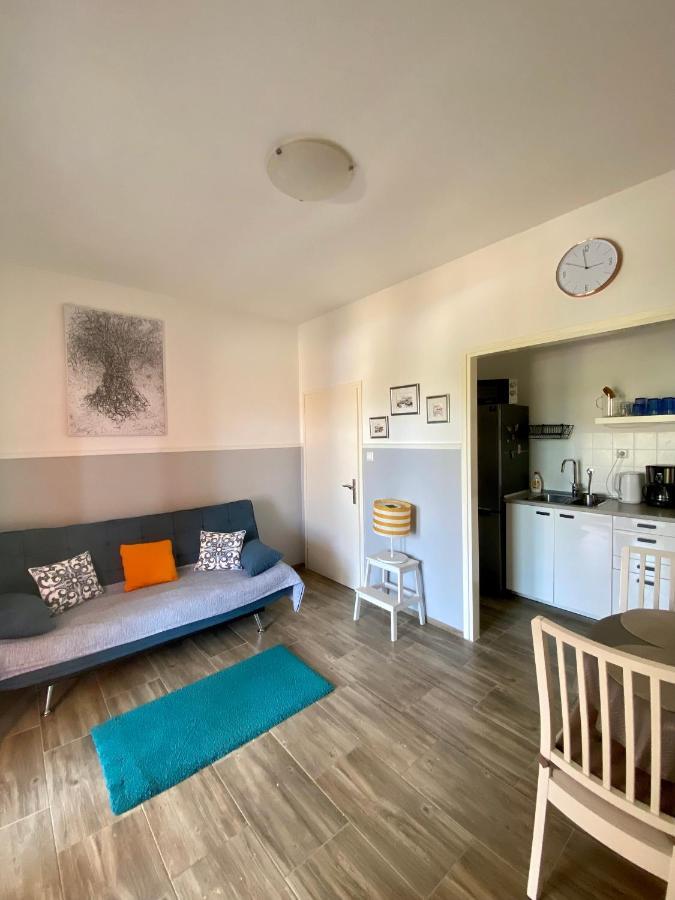Lumar Holidays And Apartments Preko Ngoại thất bức ảnh