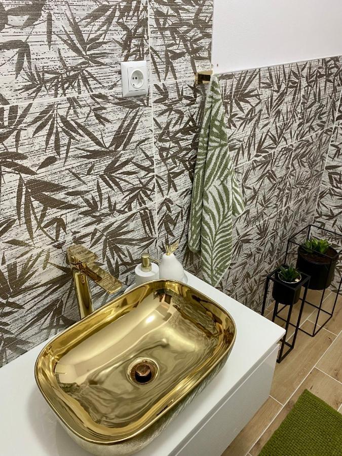 Lumar Holidays And Apartments Preko Ngoại thất bức ảnh